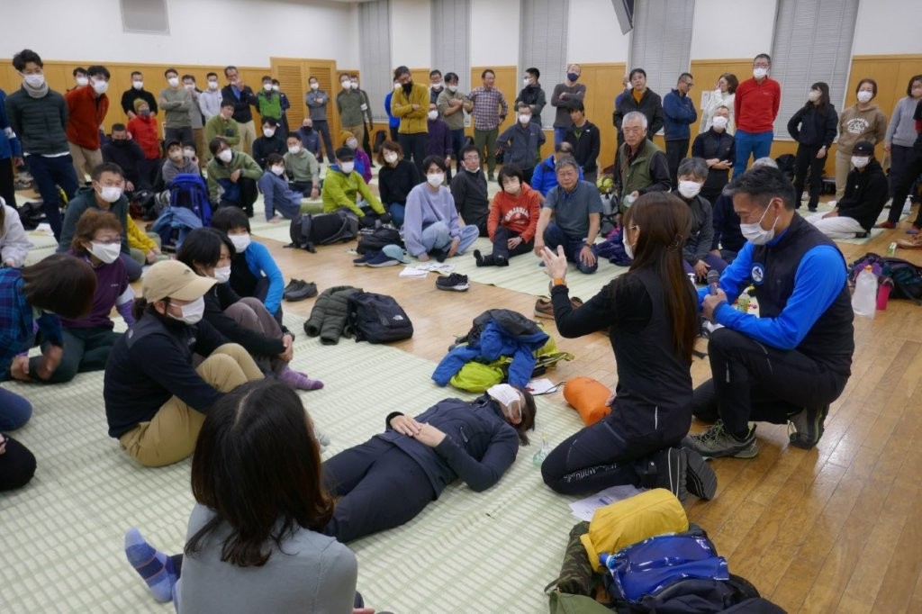 国際山岳医・大城和恵さんを講師にした「一次救命処置講習会」